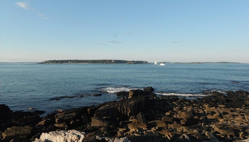 peaks-island-256361_960_720-e1654709495439